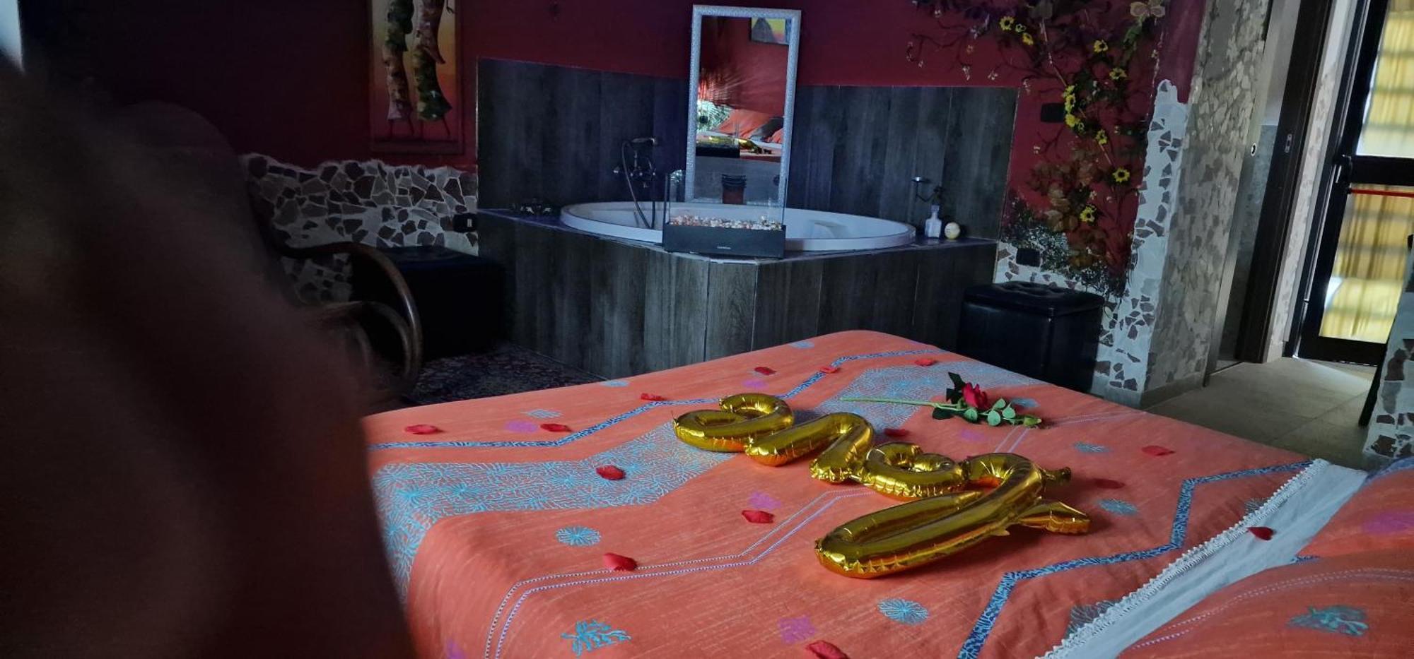 B&B L'Altro Anfiteatro Camera Suite Санта-Мария-Капуа-Ветере Экстерьер фото